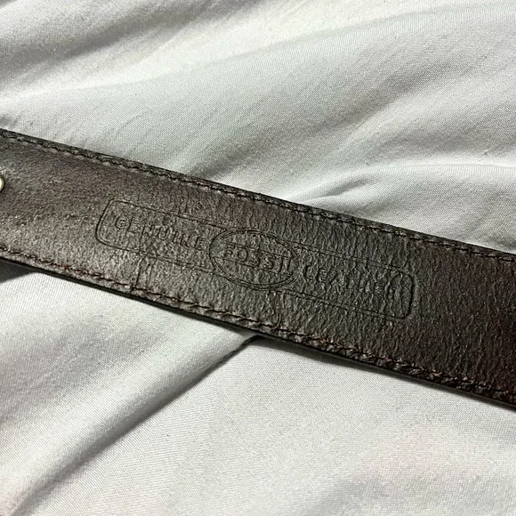 Vintage Fossil Belt Brown Leather with Silver Hardware - Picture 2 of 7